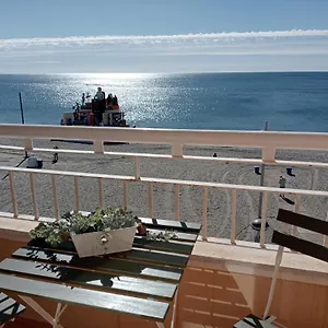 Apartamento Primera Linea De Playa A 10 Min Estepona, San Luis de Sabinillas